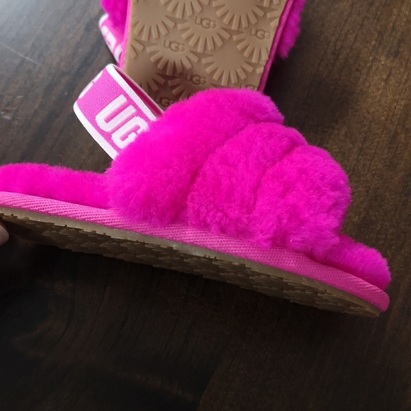 "Fluff Yeah Slide" Toddler Uggs - Picture 3 of 3